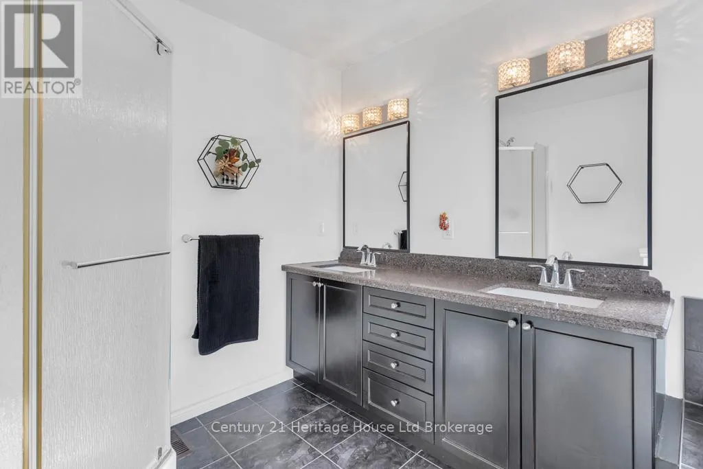 447 ALAN CRESCENT