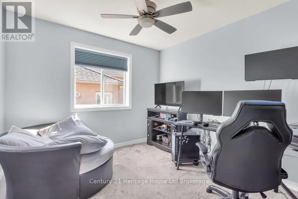 447 ALAN CRESCENT