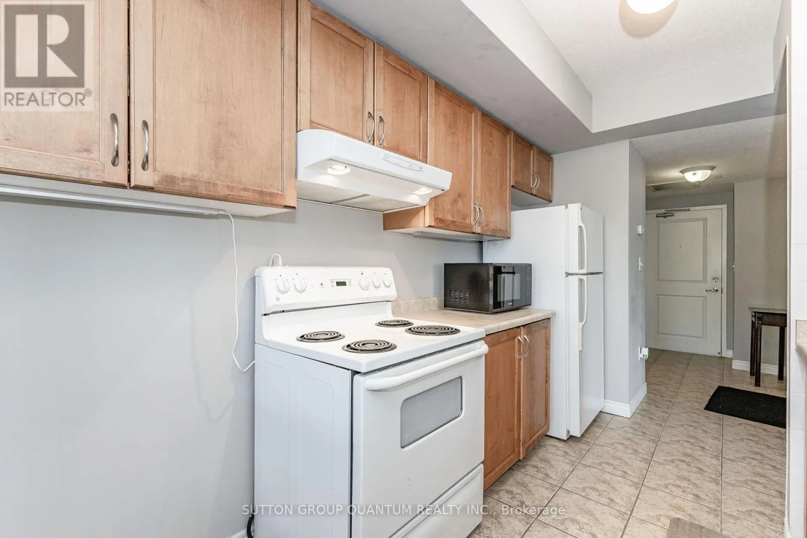 313 - 56 KERMAN AVENUE S