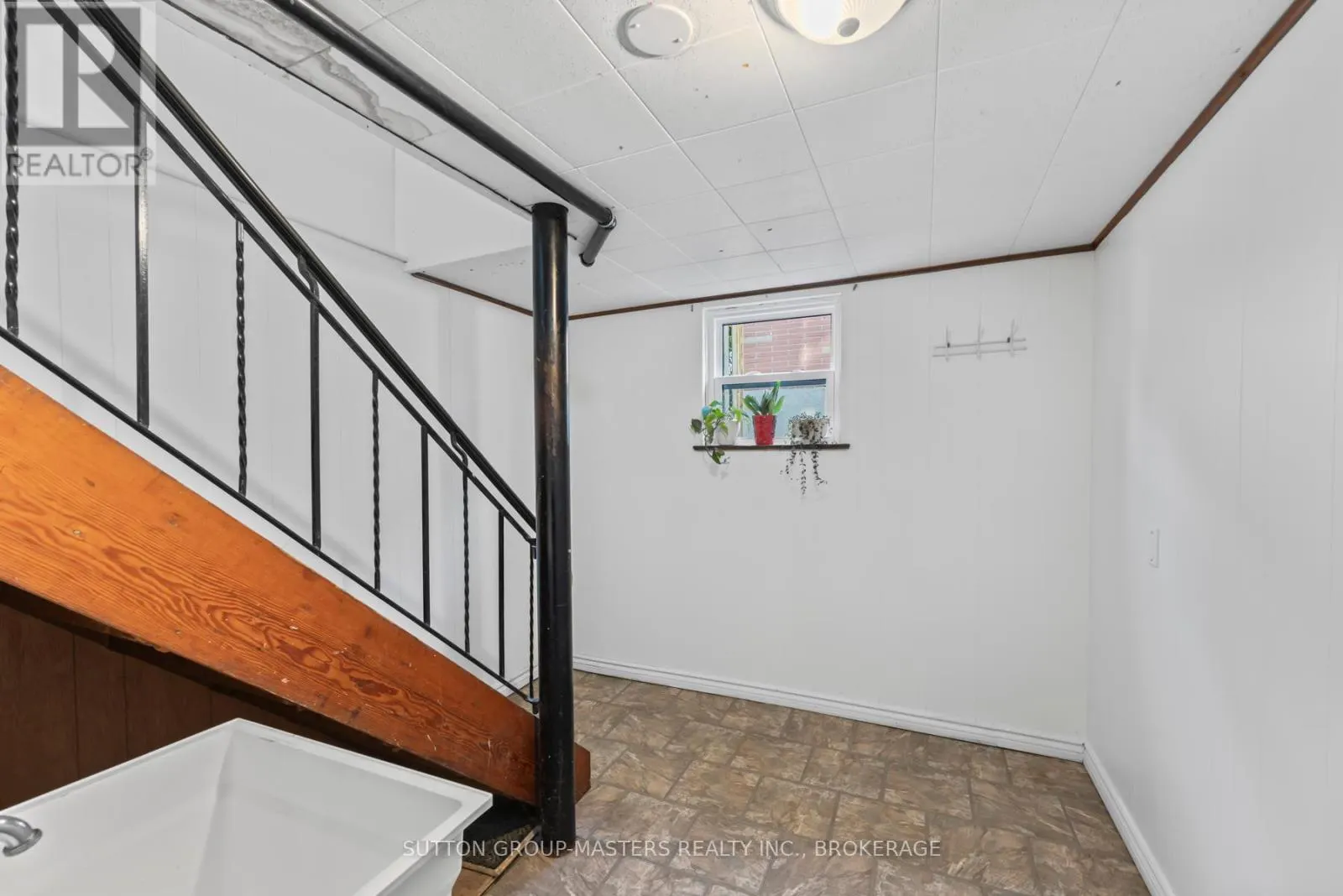324 YONGE STREET