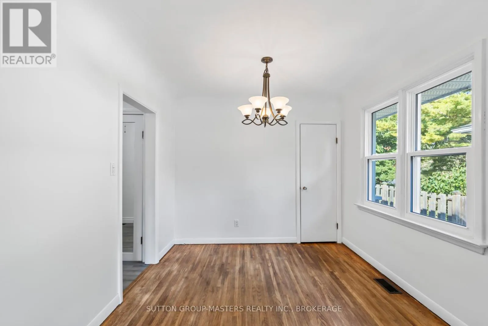 324 YONGE STREET