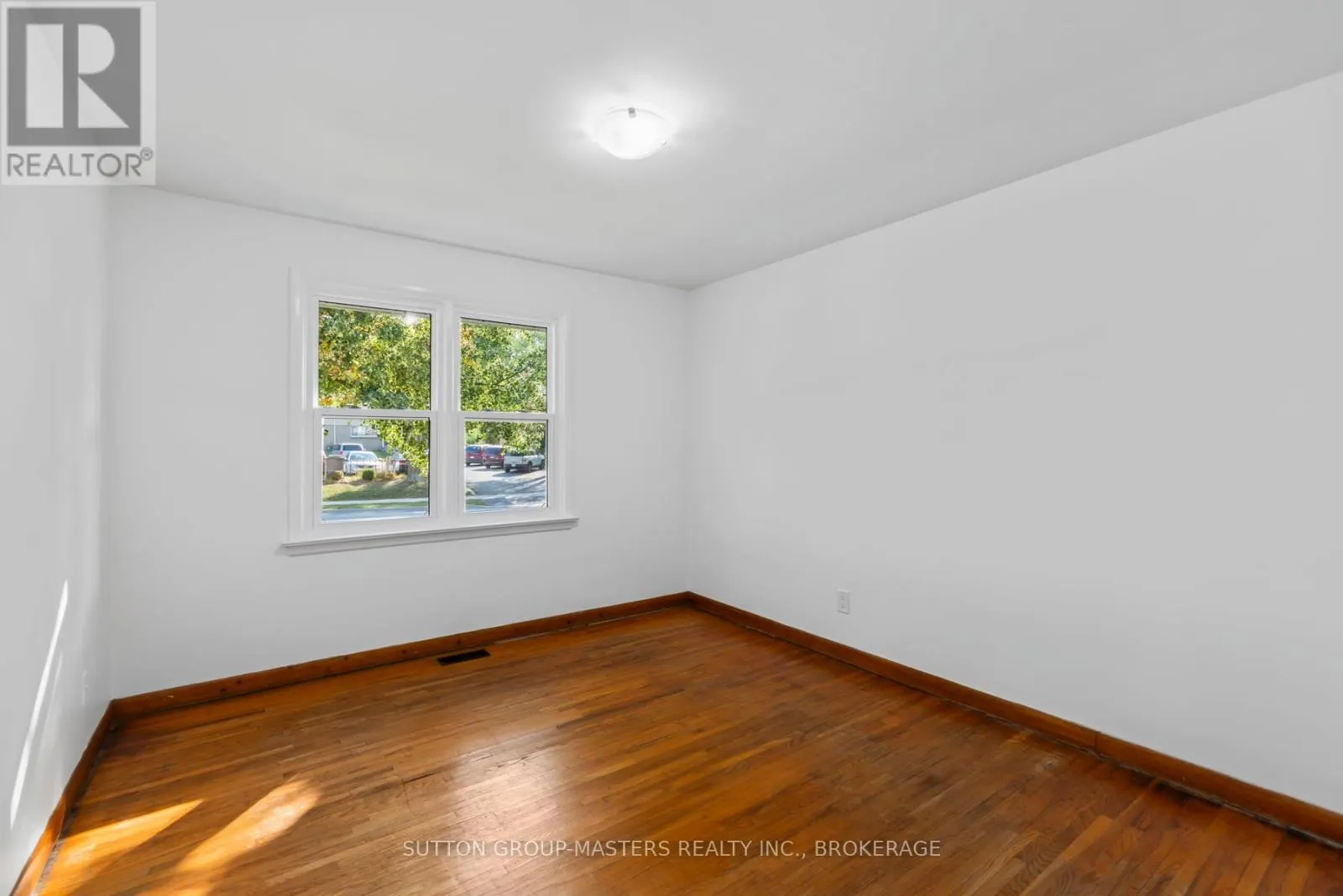 324 YONGE STREET