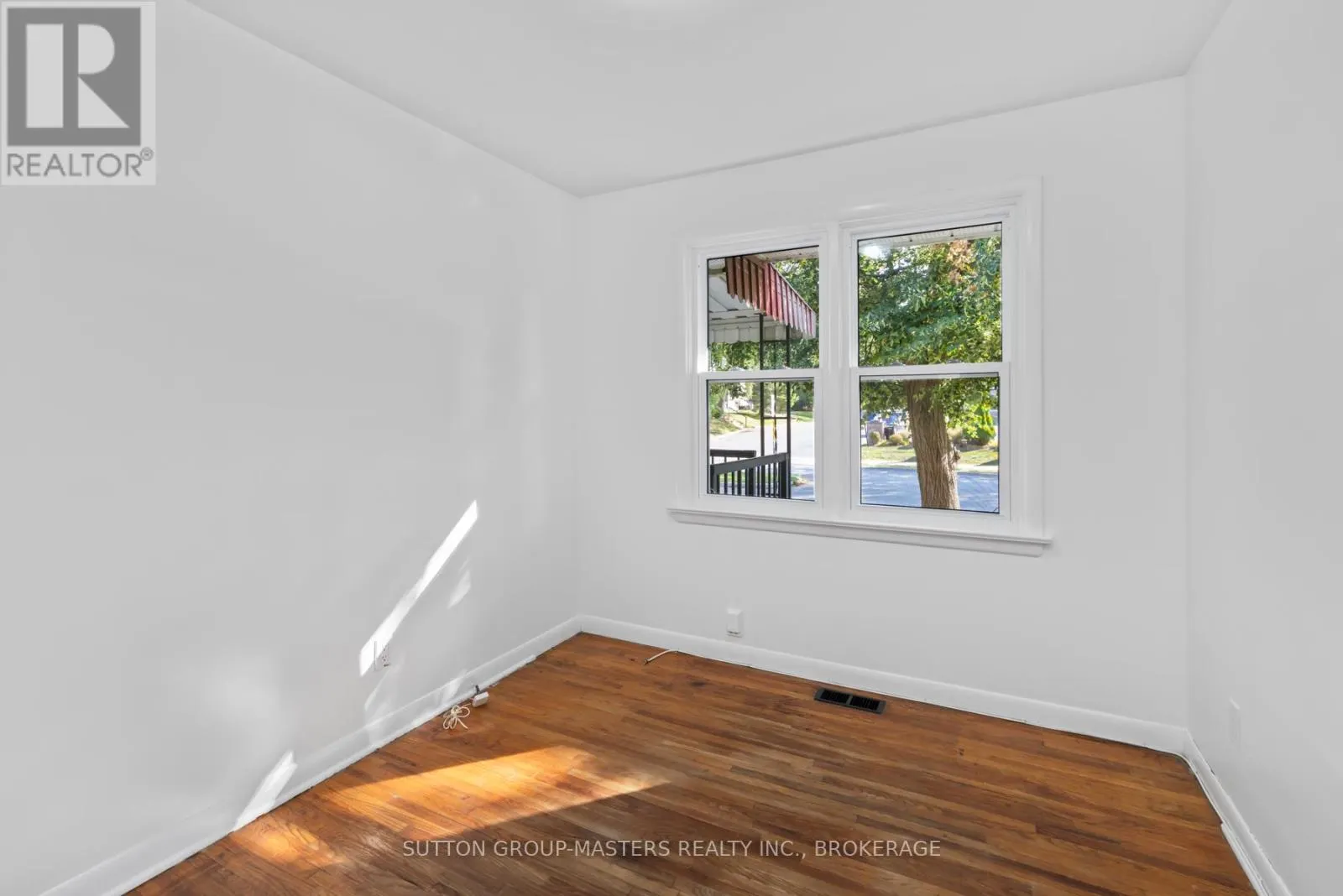 324 YONGE STREET