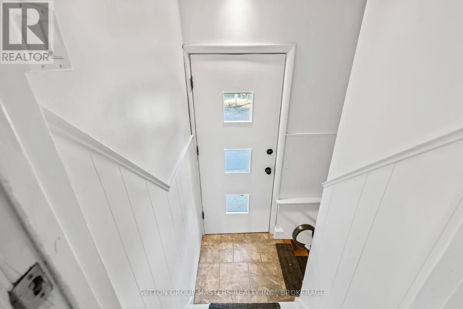 324 YONGE STREET