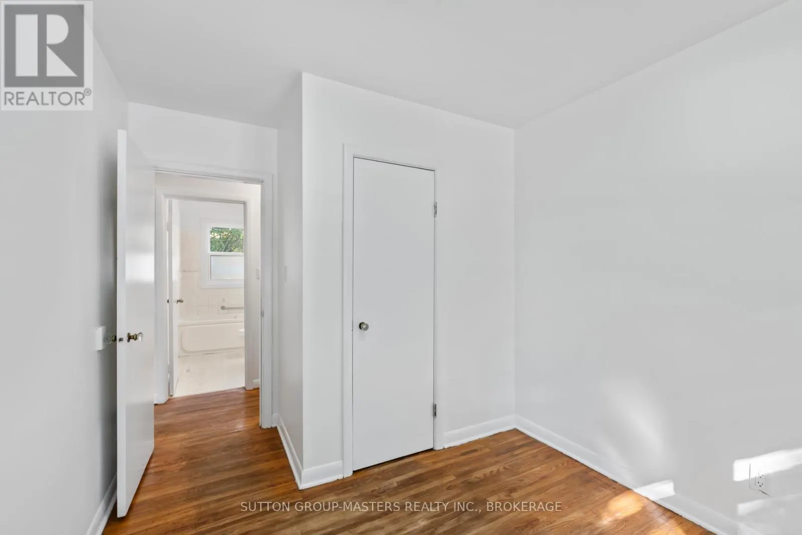 324 YONGE STREET