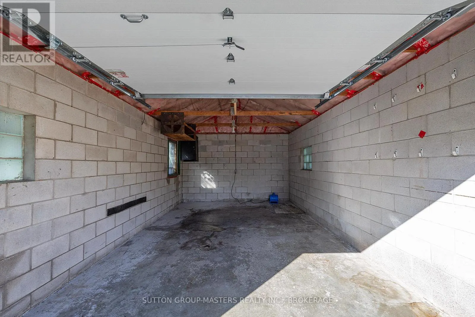 324 YONGE STREET