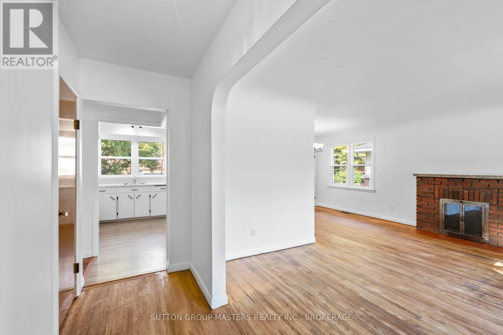 324 YONGE STREET
