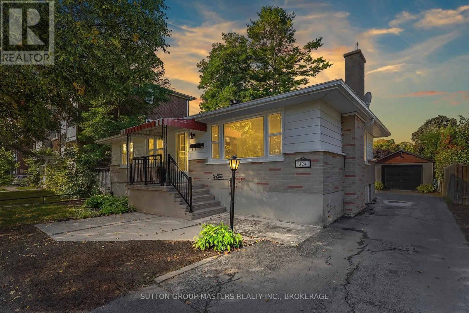 324 YONGE STREET