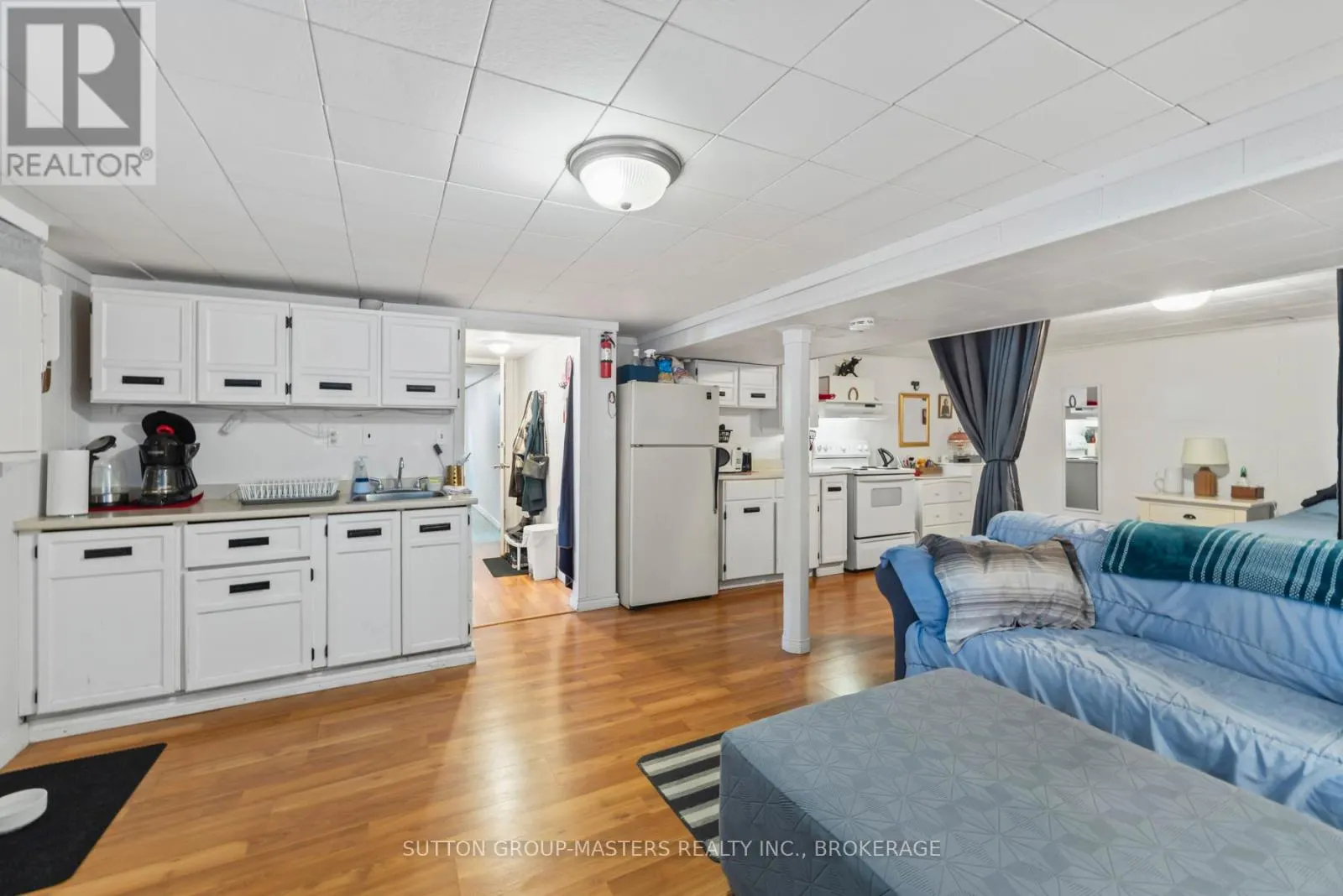 324 YONGE STREET