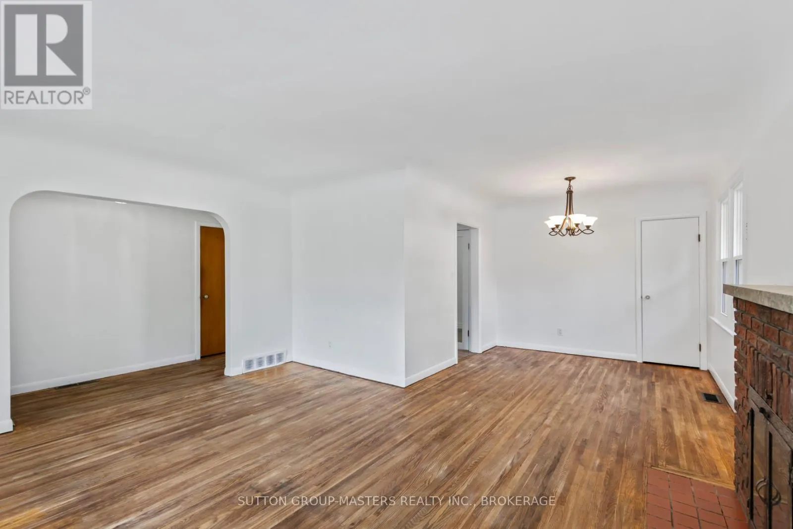 324 YONGE STREET