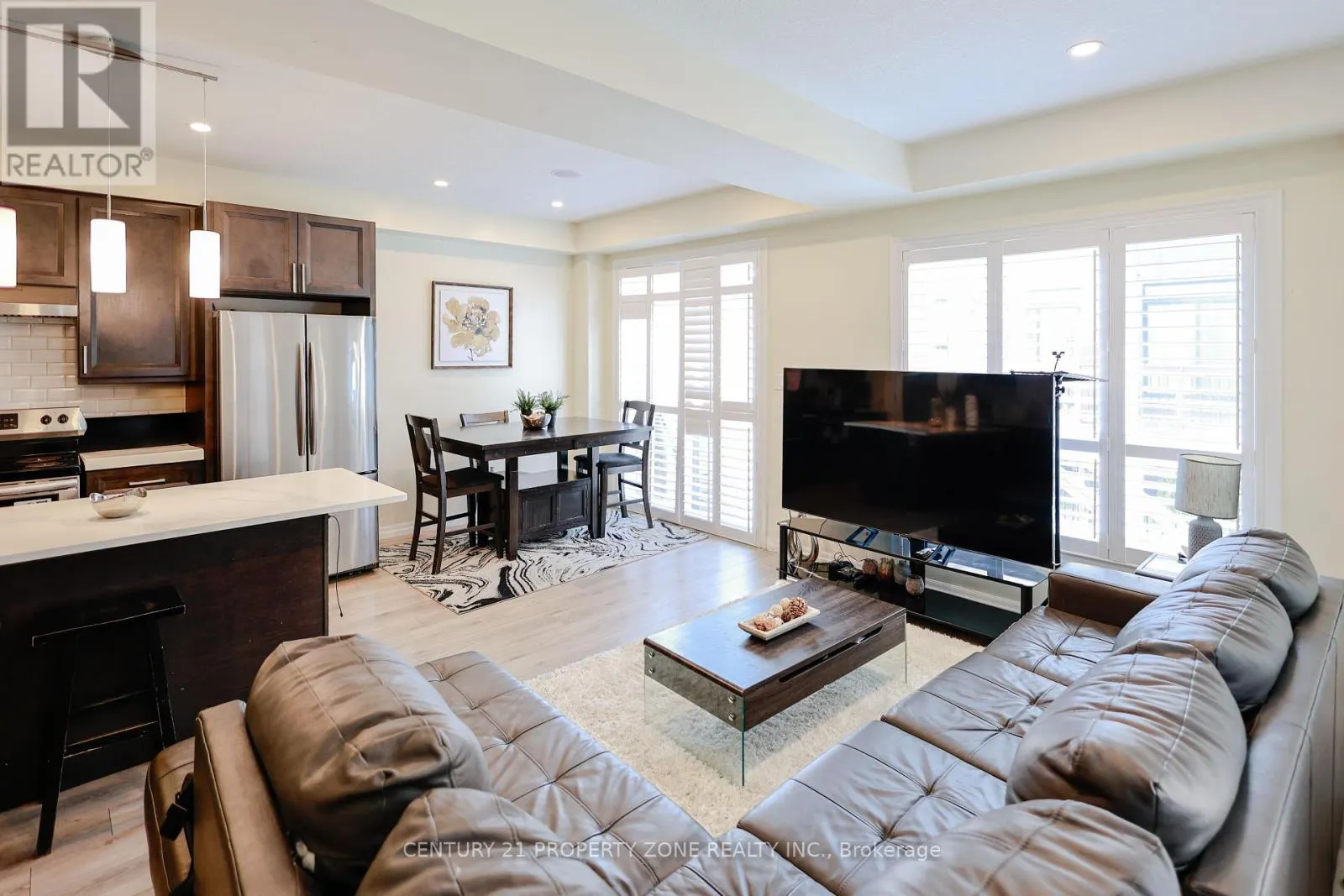 62 - 811 SARNIA ROAD