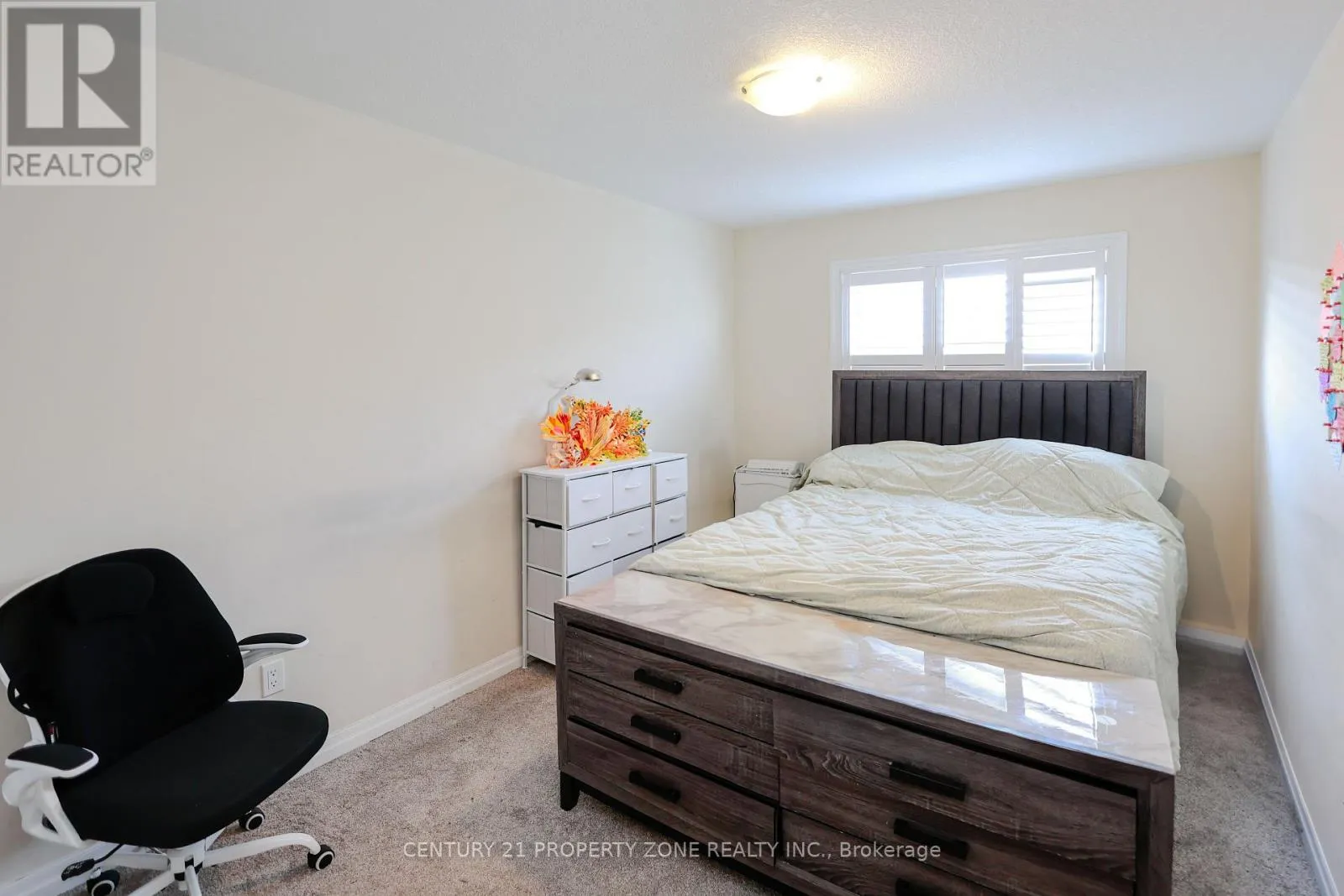 62 - 811 SARNIA ROAD
