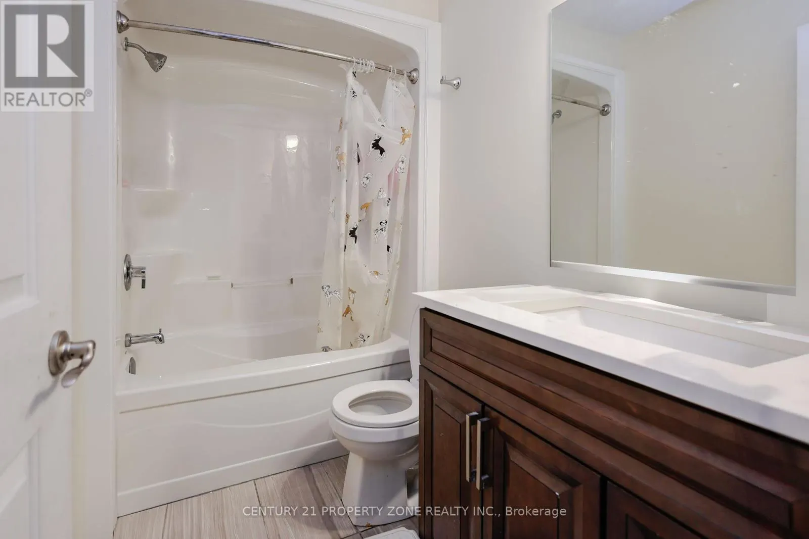 62 - 811 SARNIA ROAD