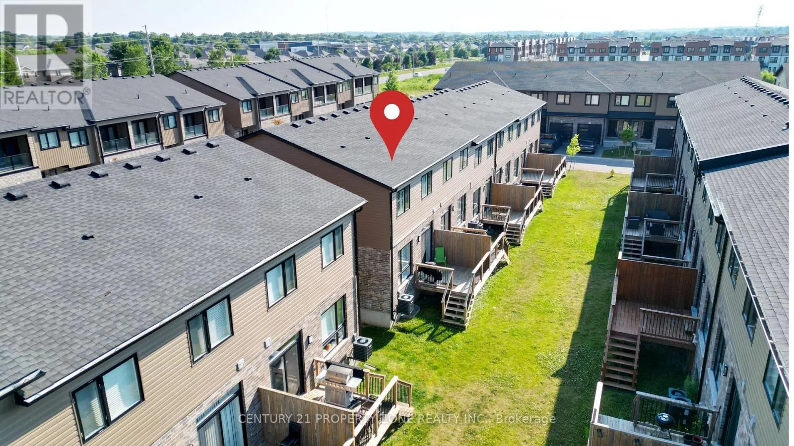 62 - 811 SARNIA ROAD