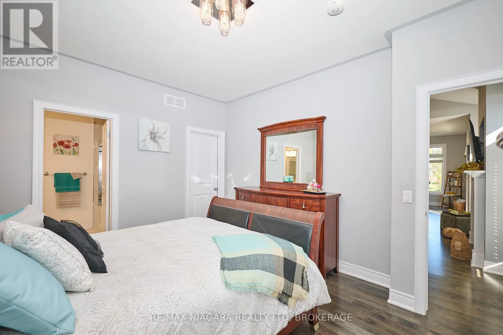 4049 VILLAGE CREEK DRIVE
