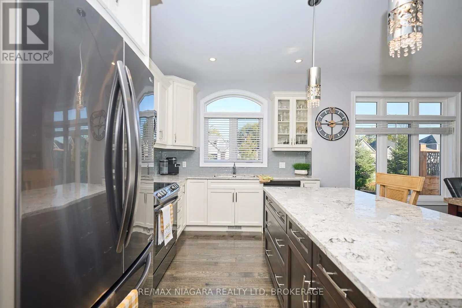 4049 VILLAGE CREEK DRIVE