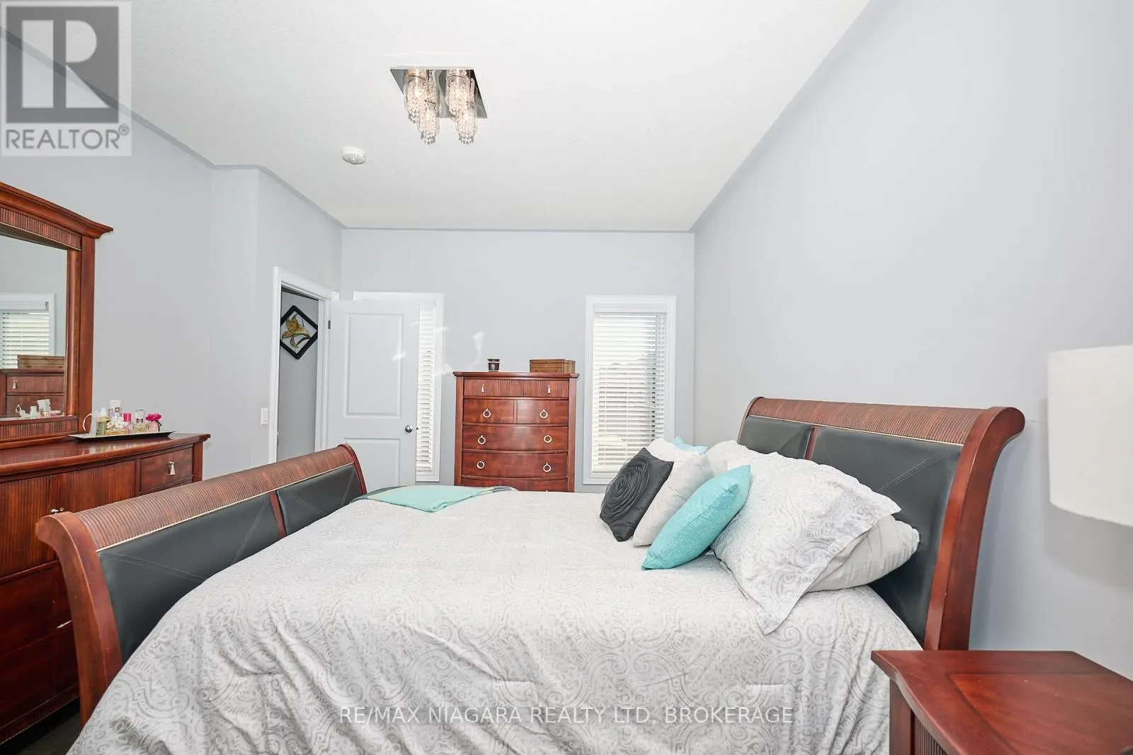 4049 VILLAGE CREEK DRIVE
