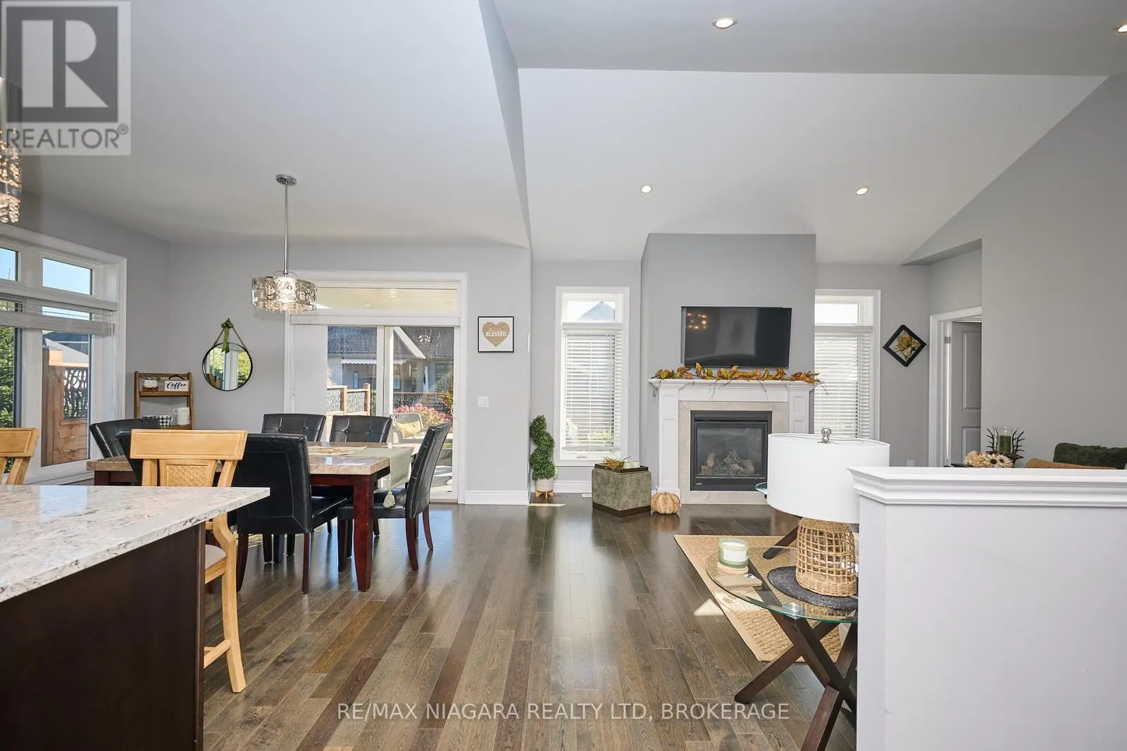 4049 VILLAGE CREEK DRIVE