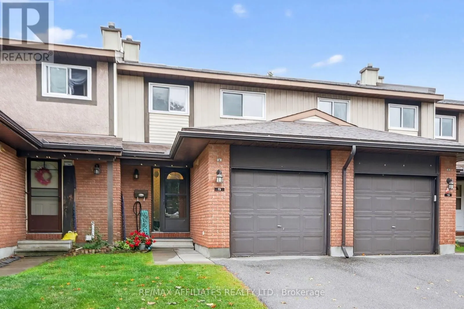 17 - 73 CLARKSON CRESCENT