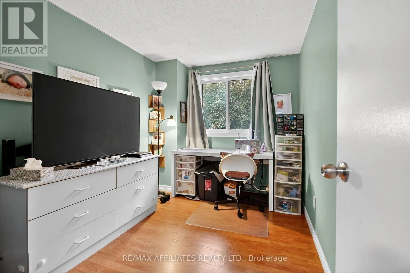 17 - 73 CLARKSON CRESCENT