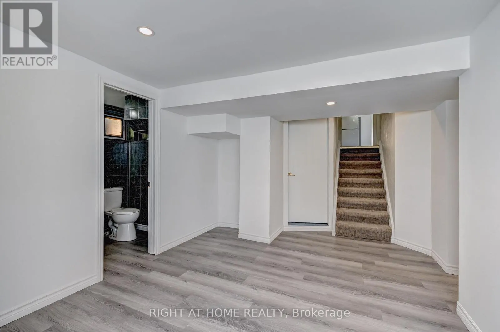 10 MONROE STREET N