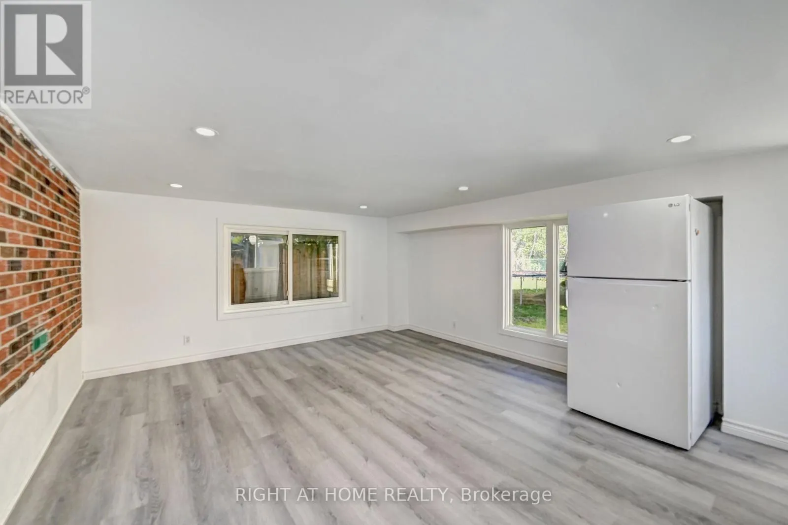 10 MONROE STREET N