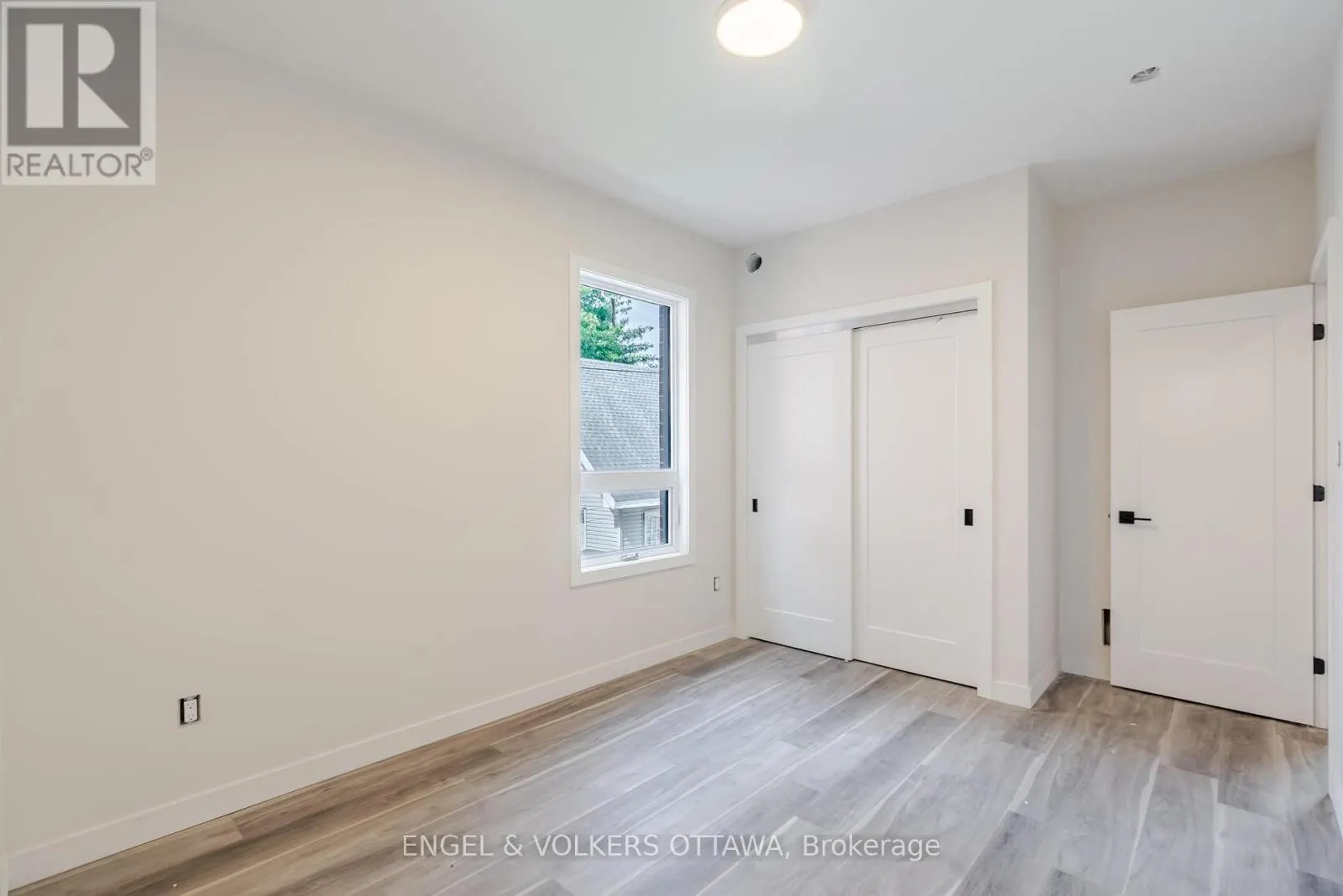 C - 195 HOPEWELL AVENUE