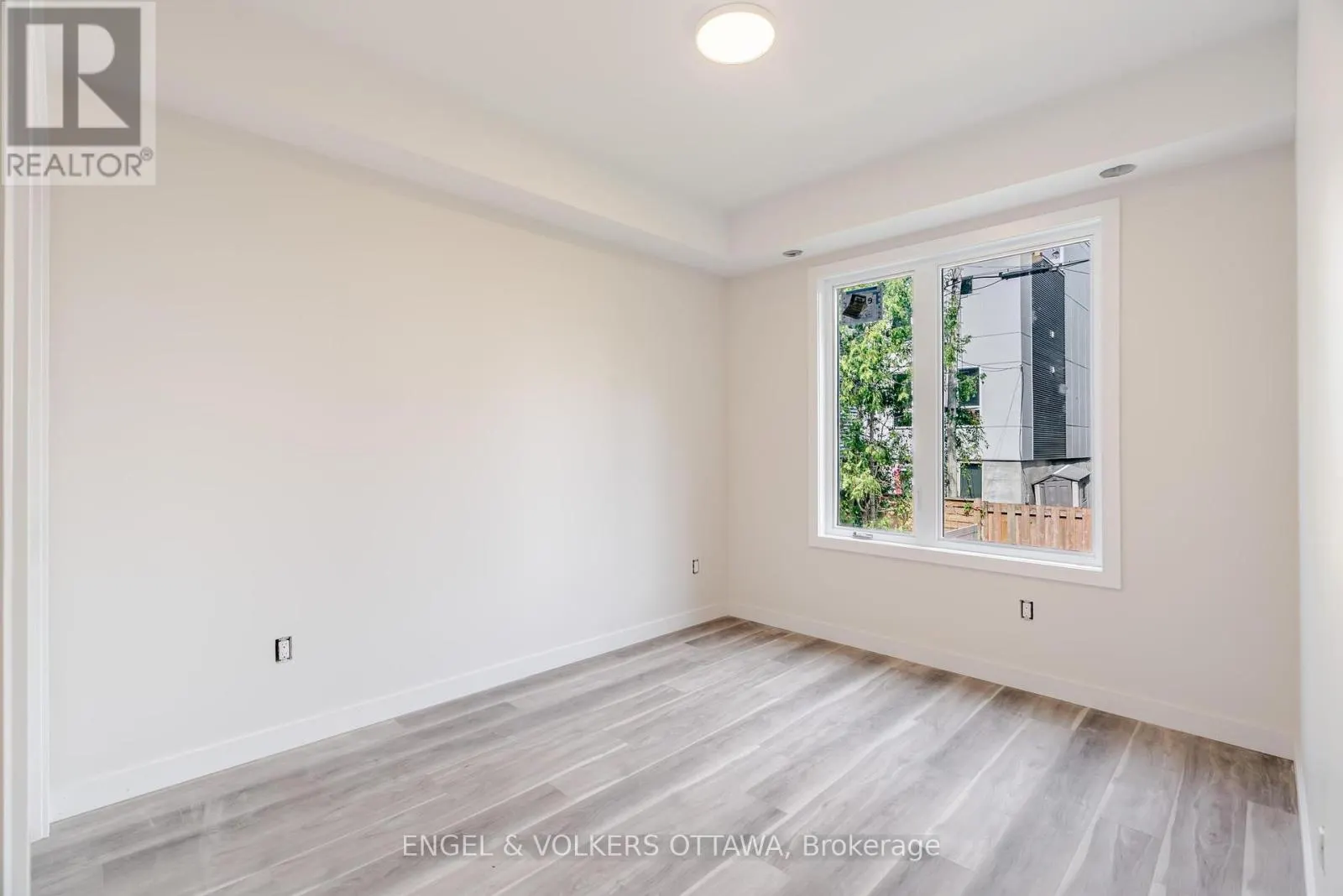 C - 195 HOPEWELL AVENUE