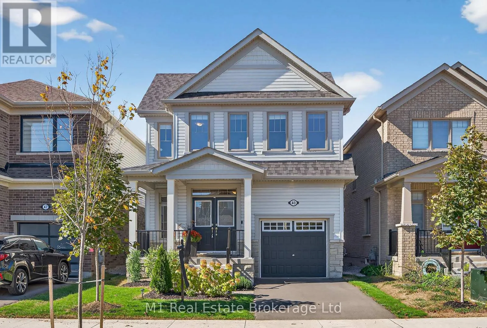 43 HARPIN WAY W