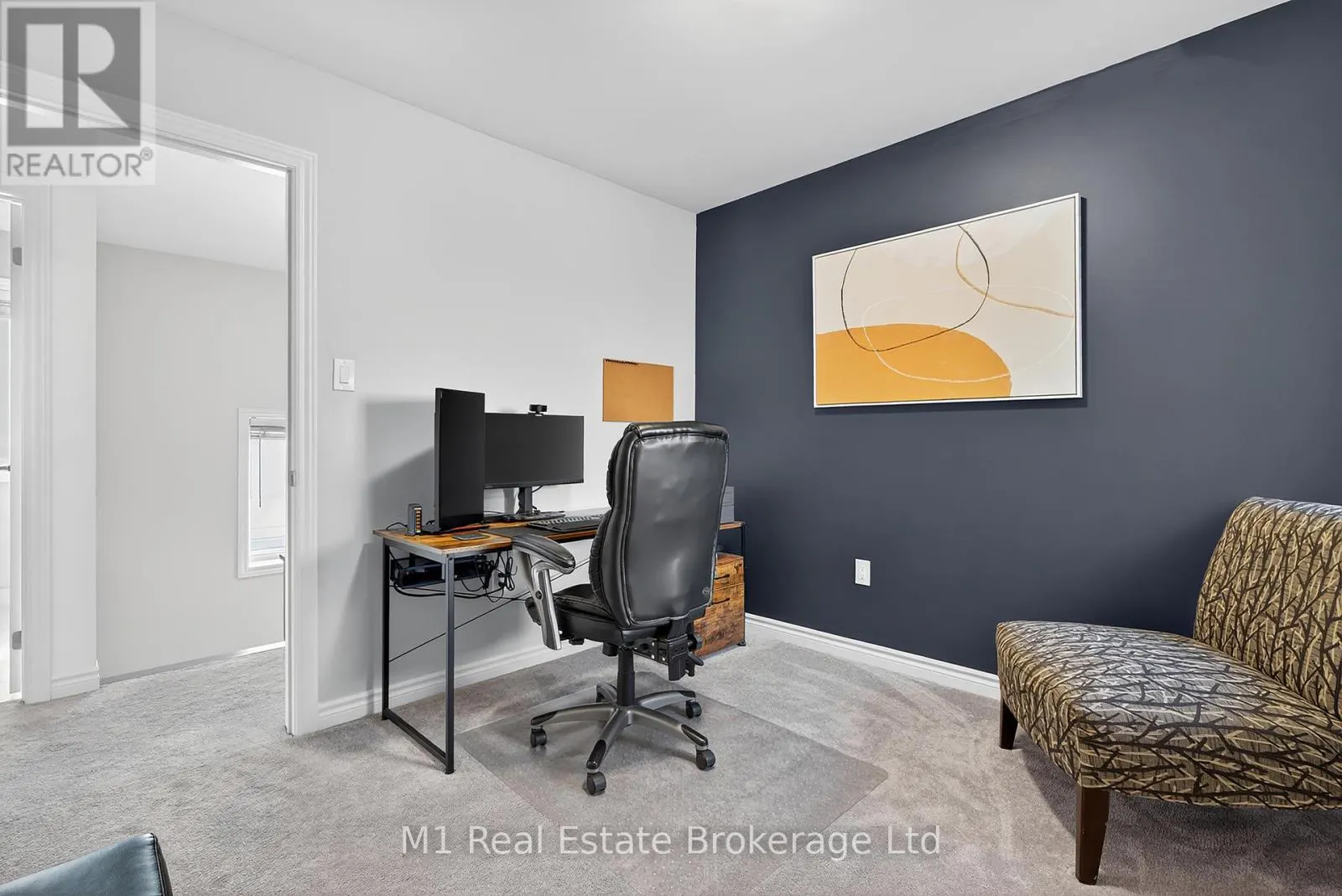 43 HARPIN WAY W