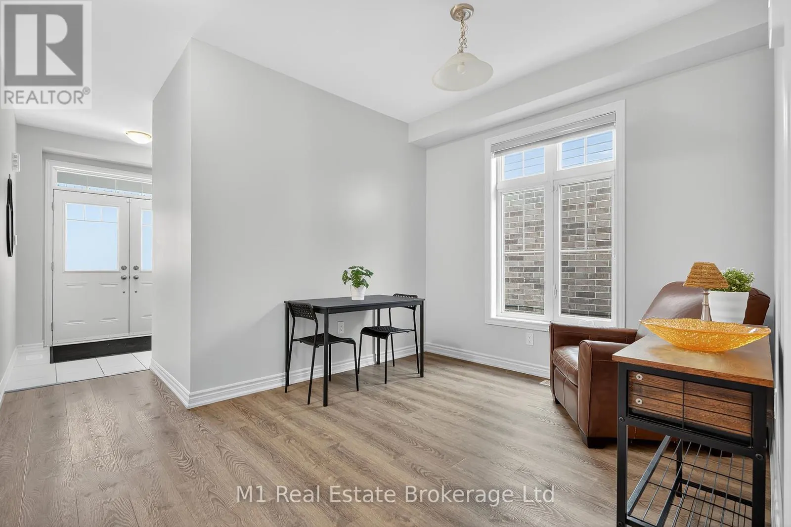 43 HARPIN WAY W