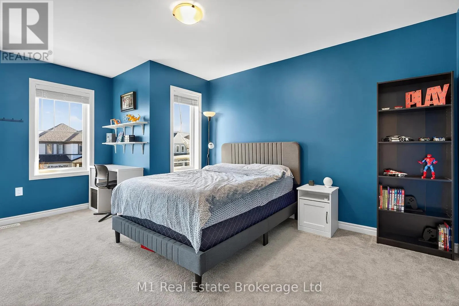 43 HARPIN WAY W