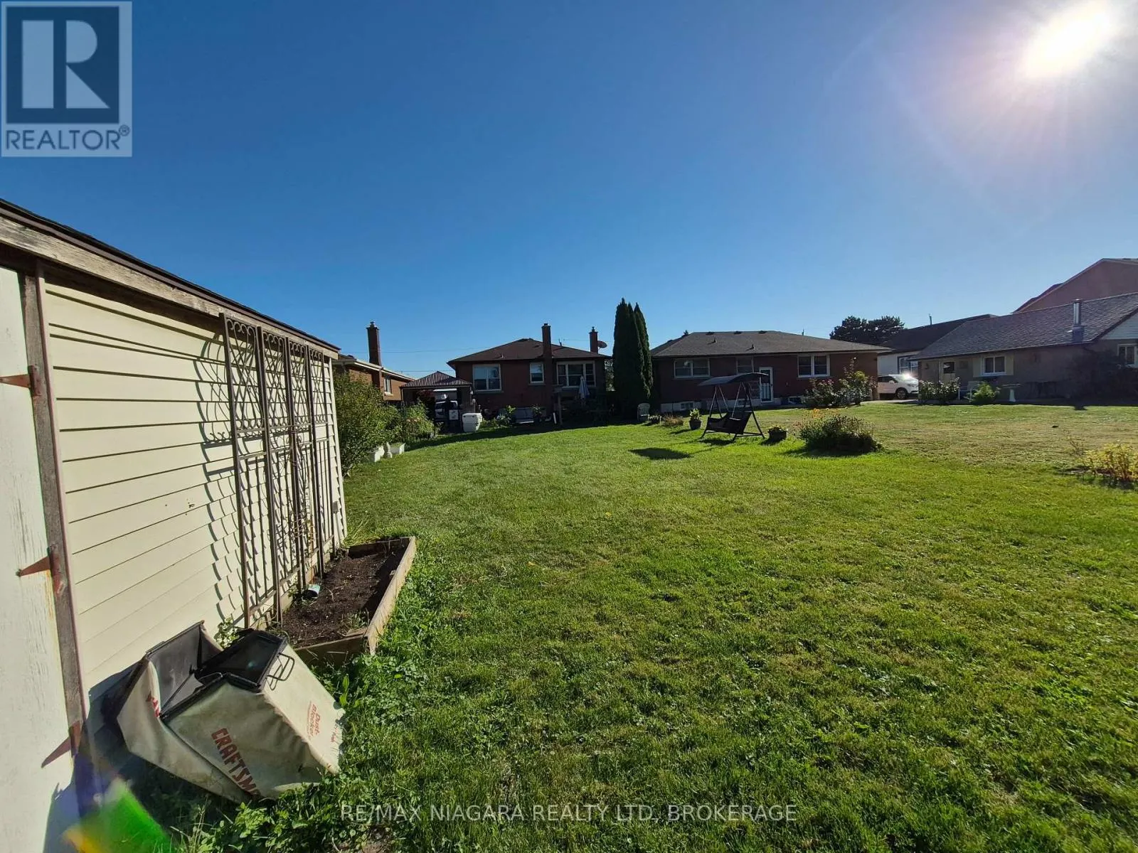 5711 KITCHENER STREET