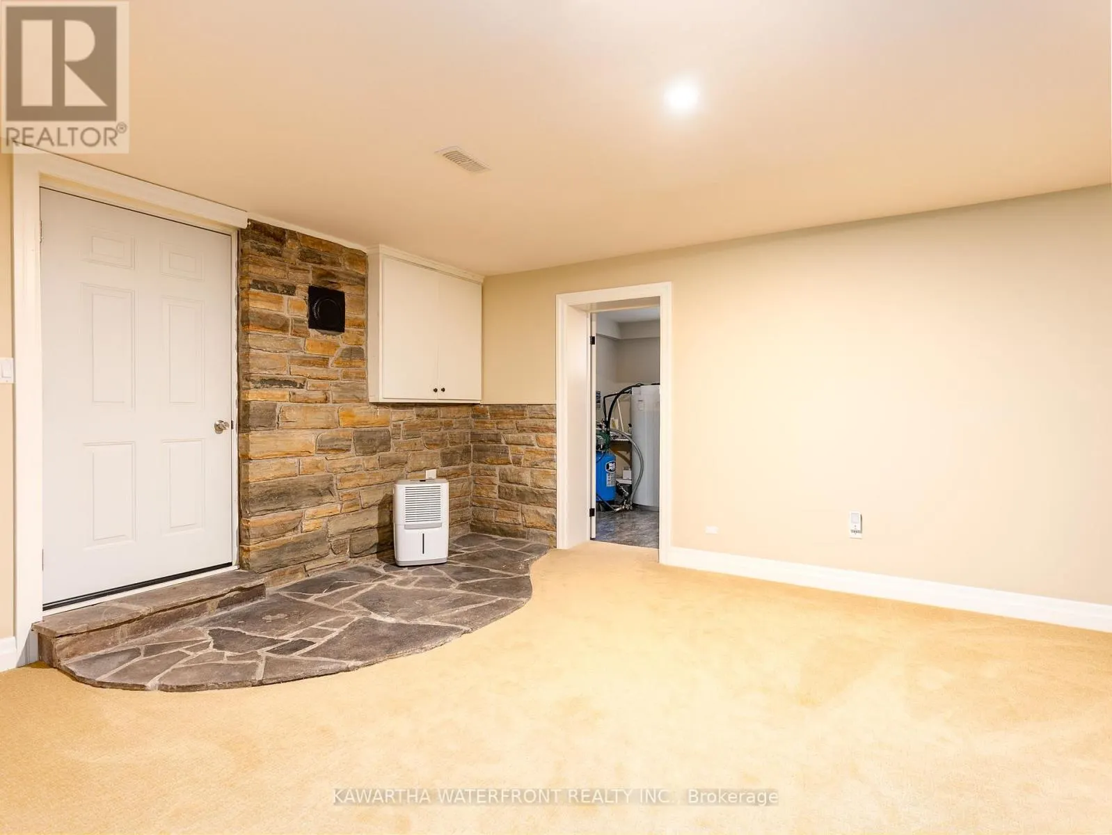 33 NORTHLINE ROAD