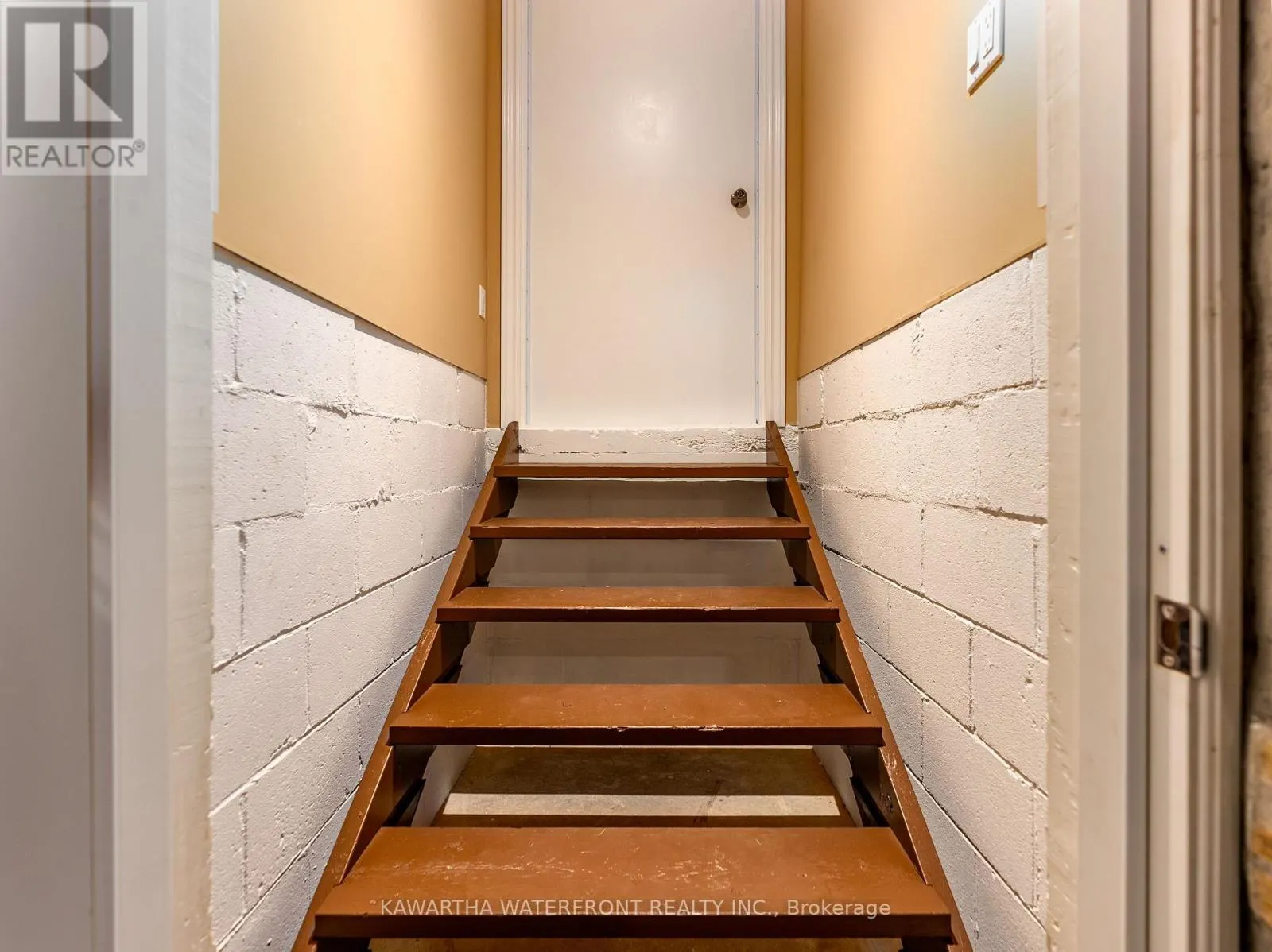 33 NORTHLINE ROAD