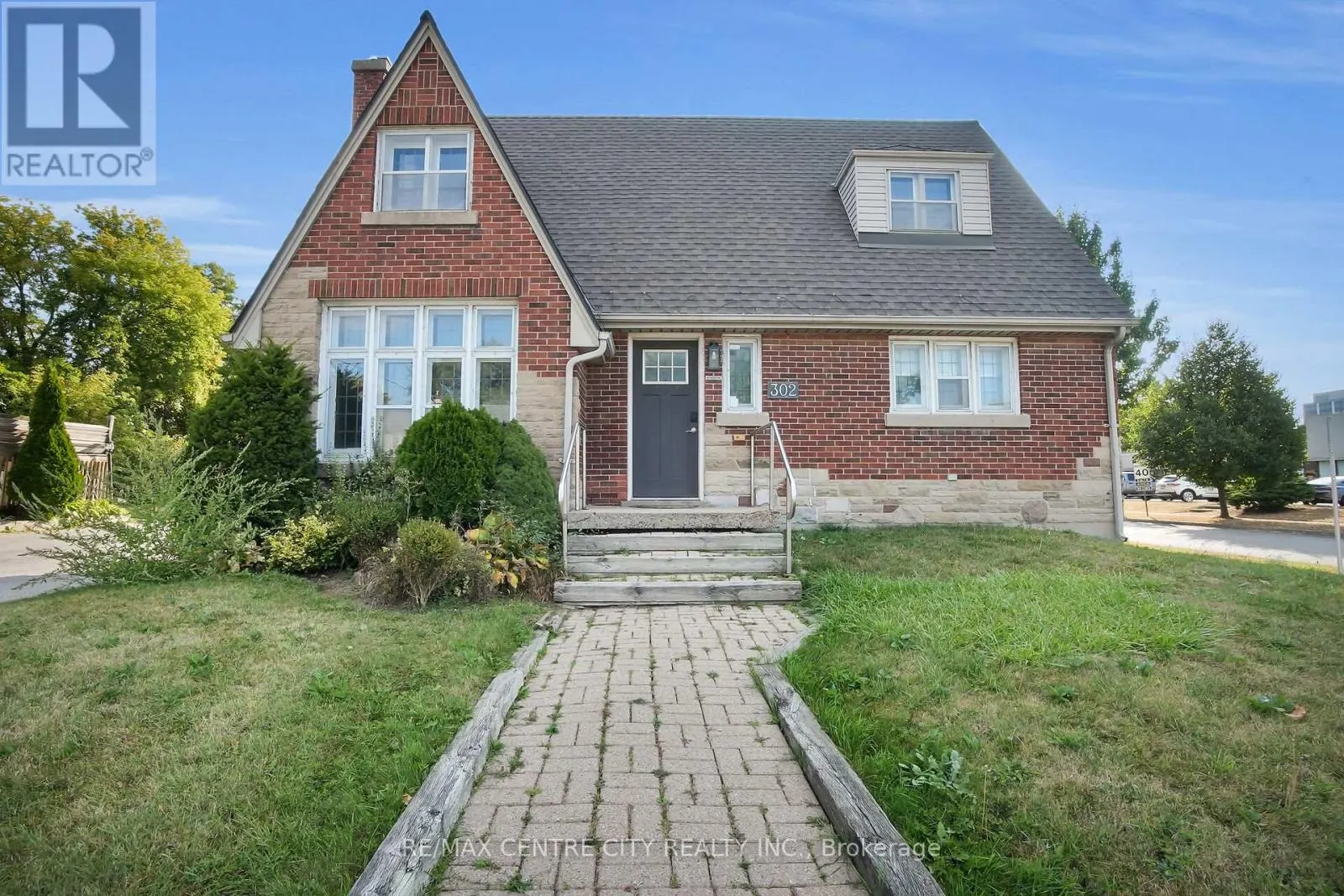 302 WELLINGTON ROAD