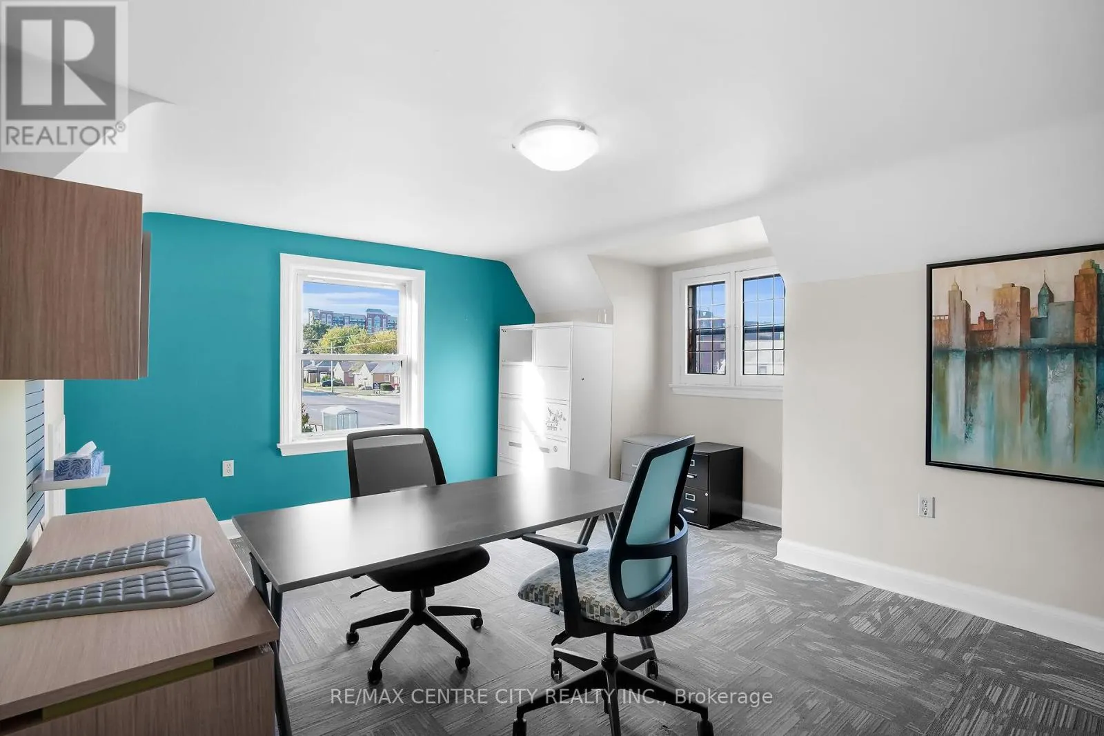 302 WELLINGTON ROAD