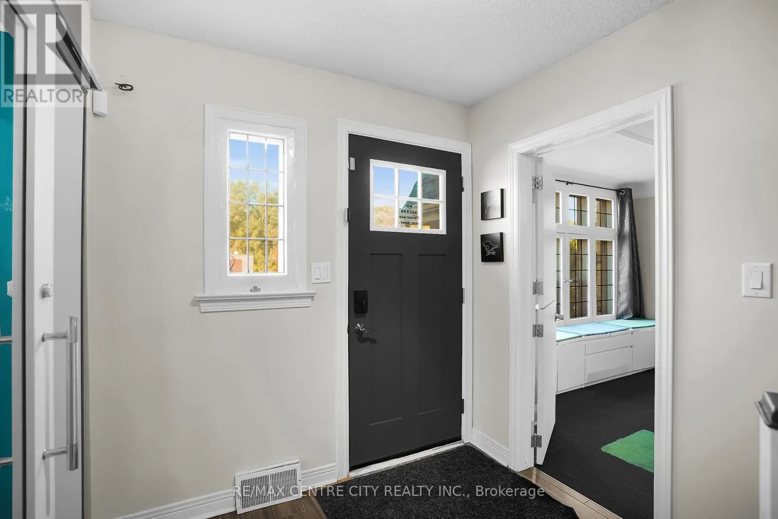 302 WELLINGTON ROAD