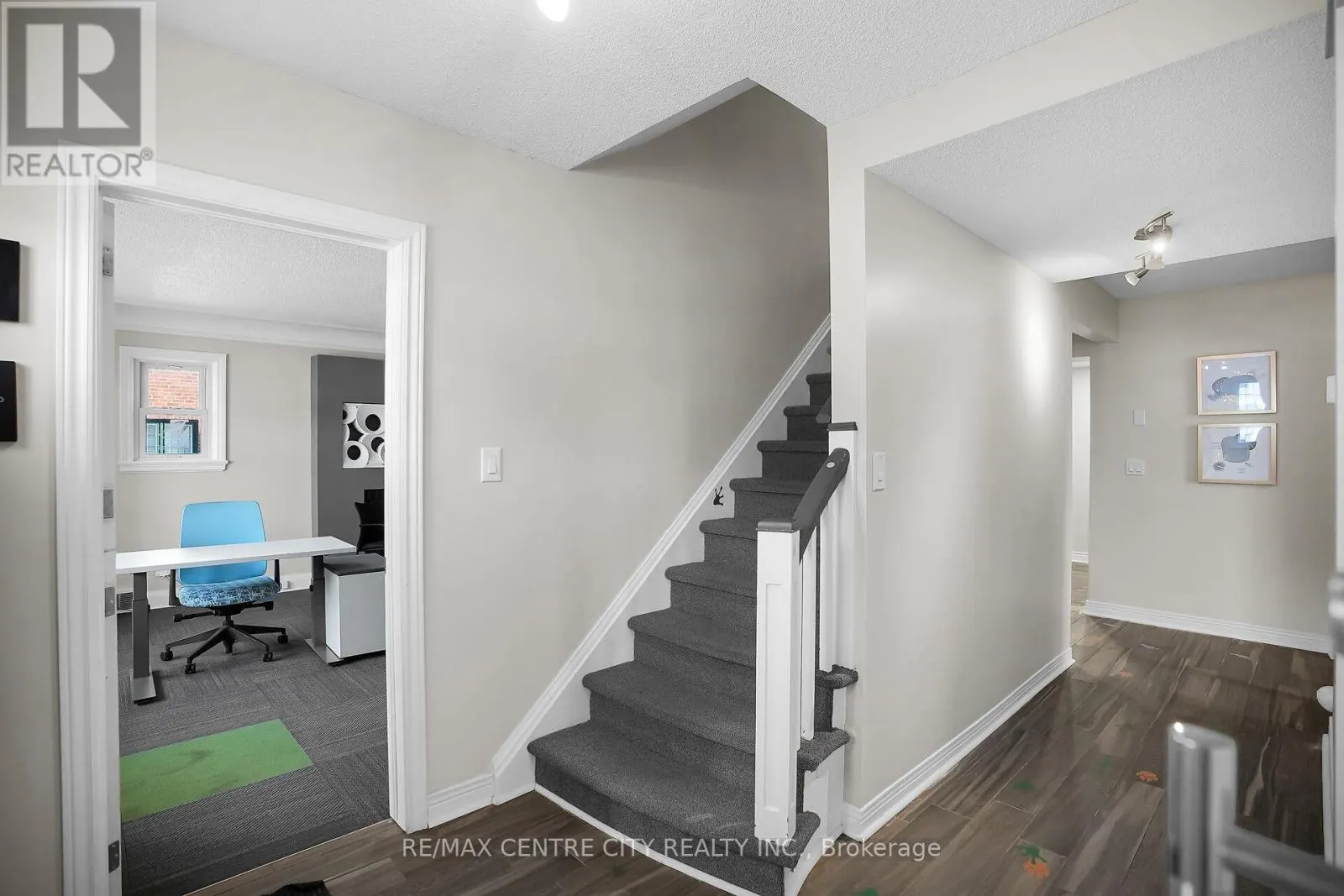 302 WELLINGTON ROAD