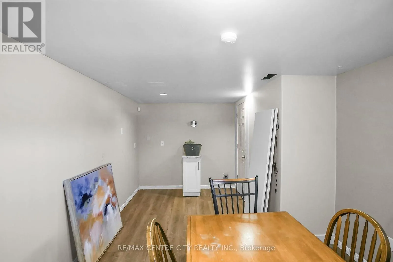 302 WELLINGTON ROAD