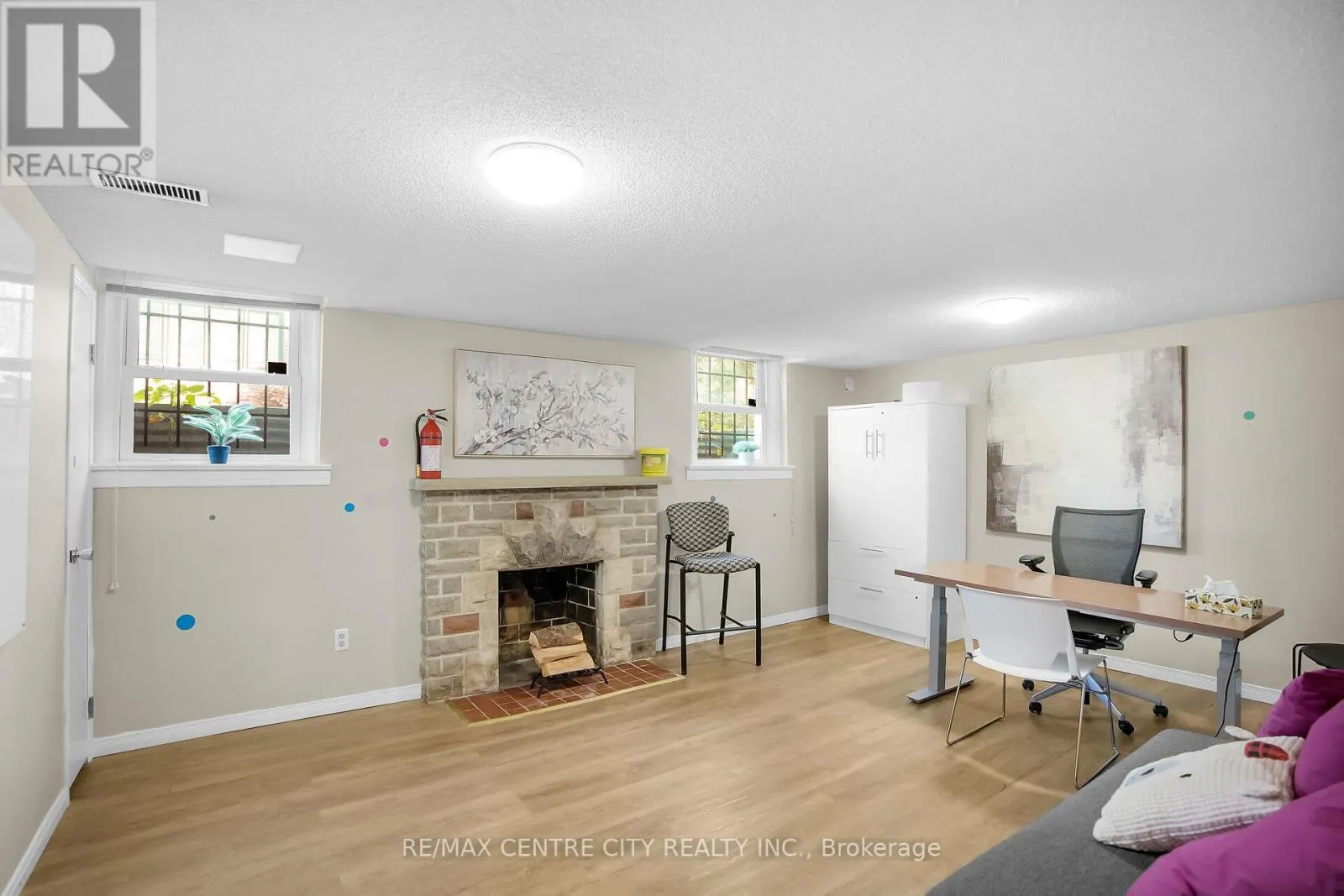 302 WELLINGTON ROAD