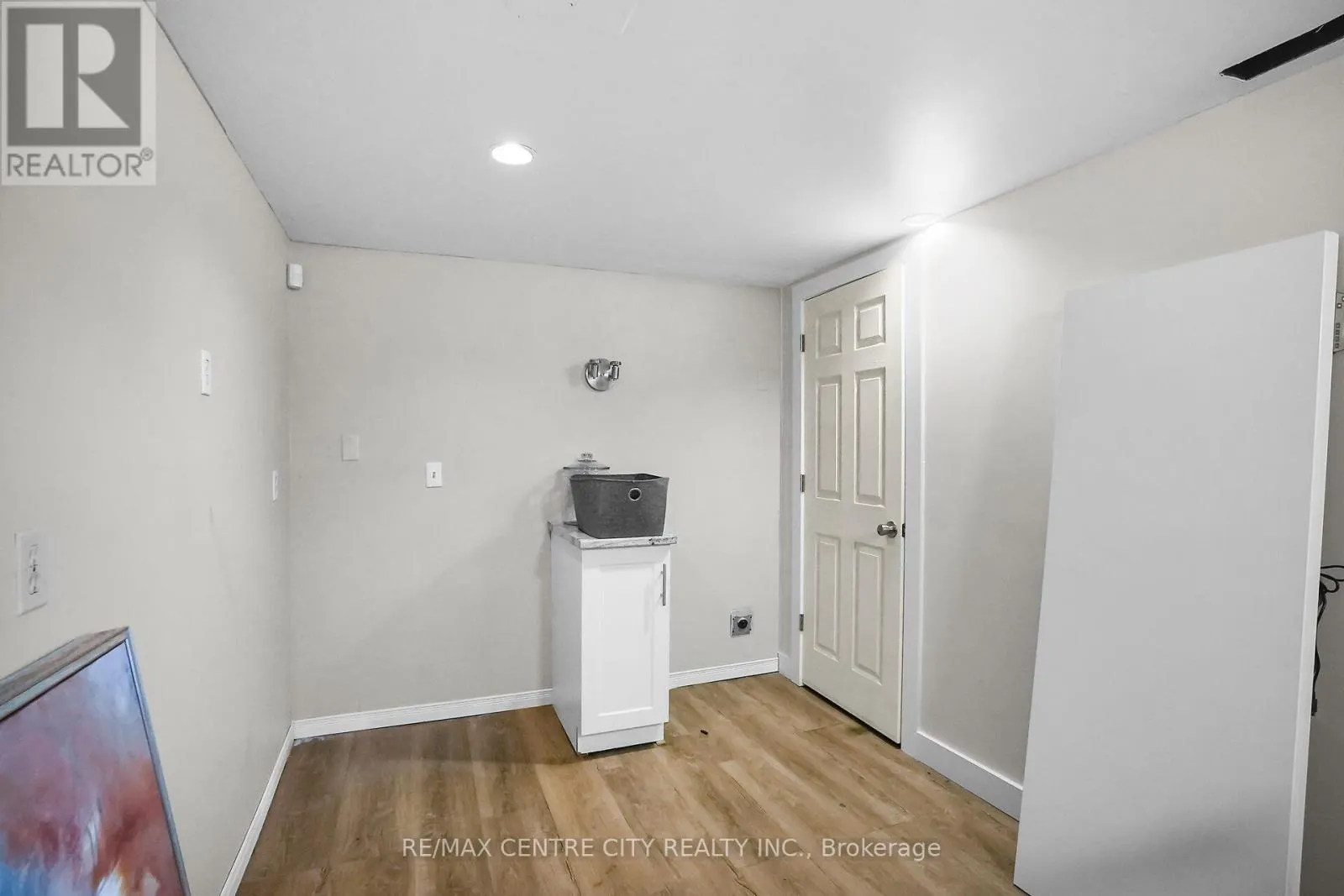 302 WELLINGTON ROAD
