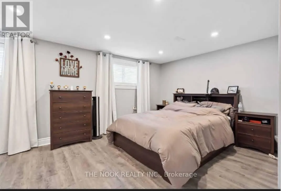 2 - 573 DAINTRY CRESCENT, #2