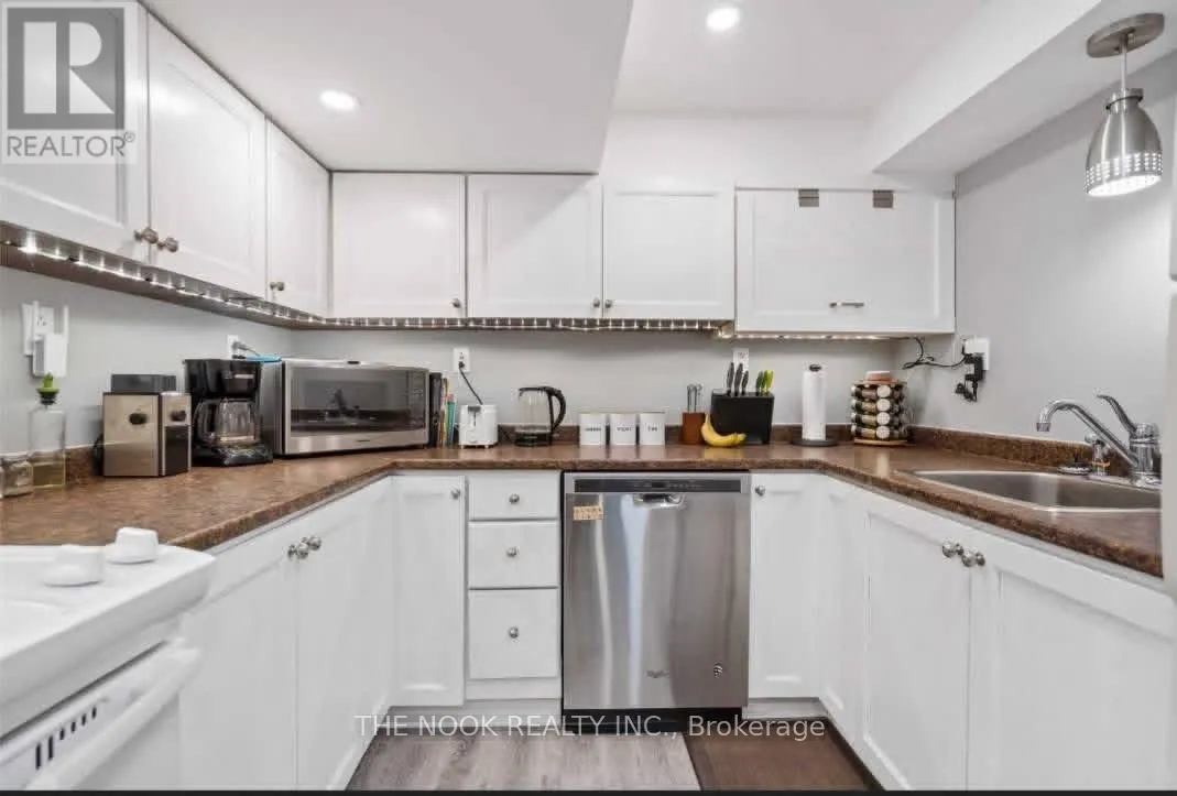 2 - 573 DAINTRY CRESCENT, #2