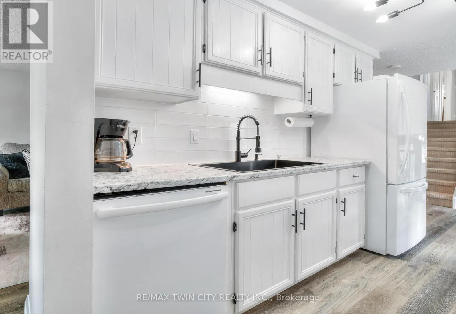 27 WHEATFIELD CRESCENT