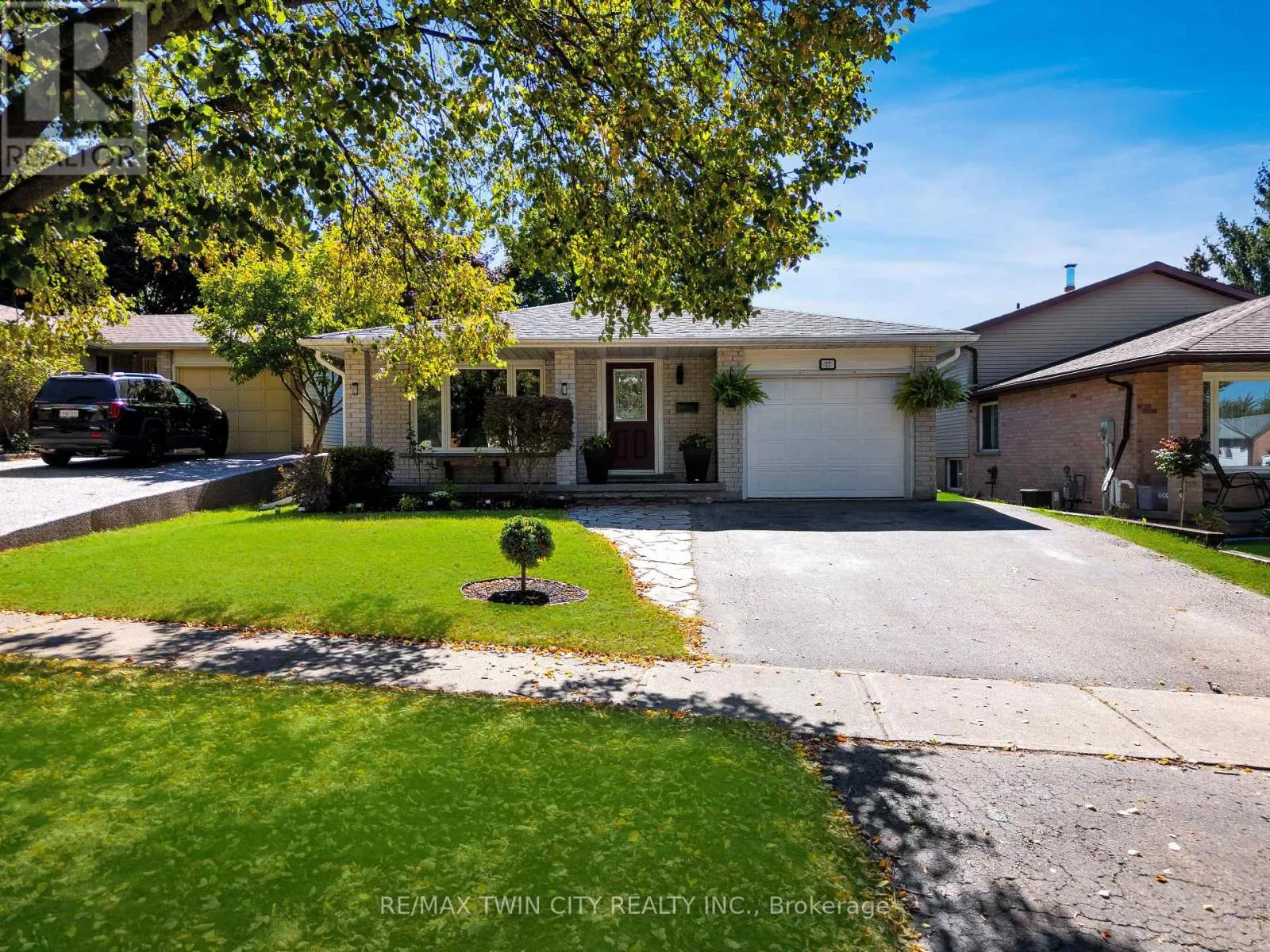 27 WHEATFIELD CRESCENT