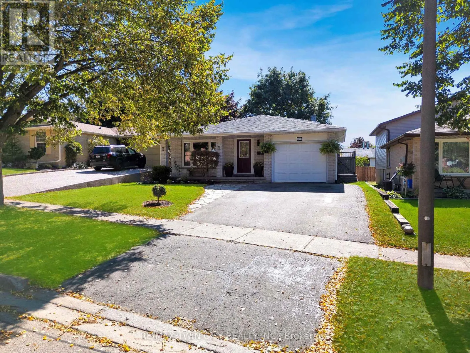 27 WHEATFIELD CRESCENT