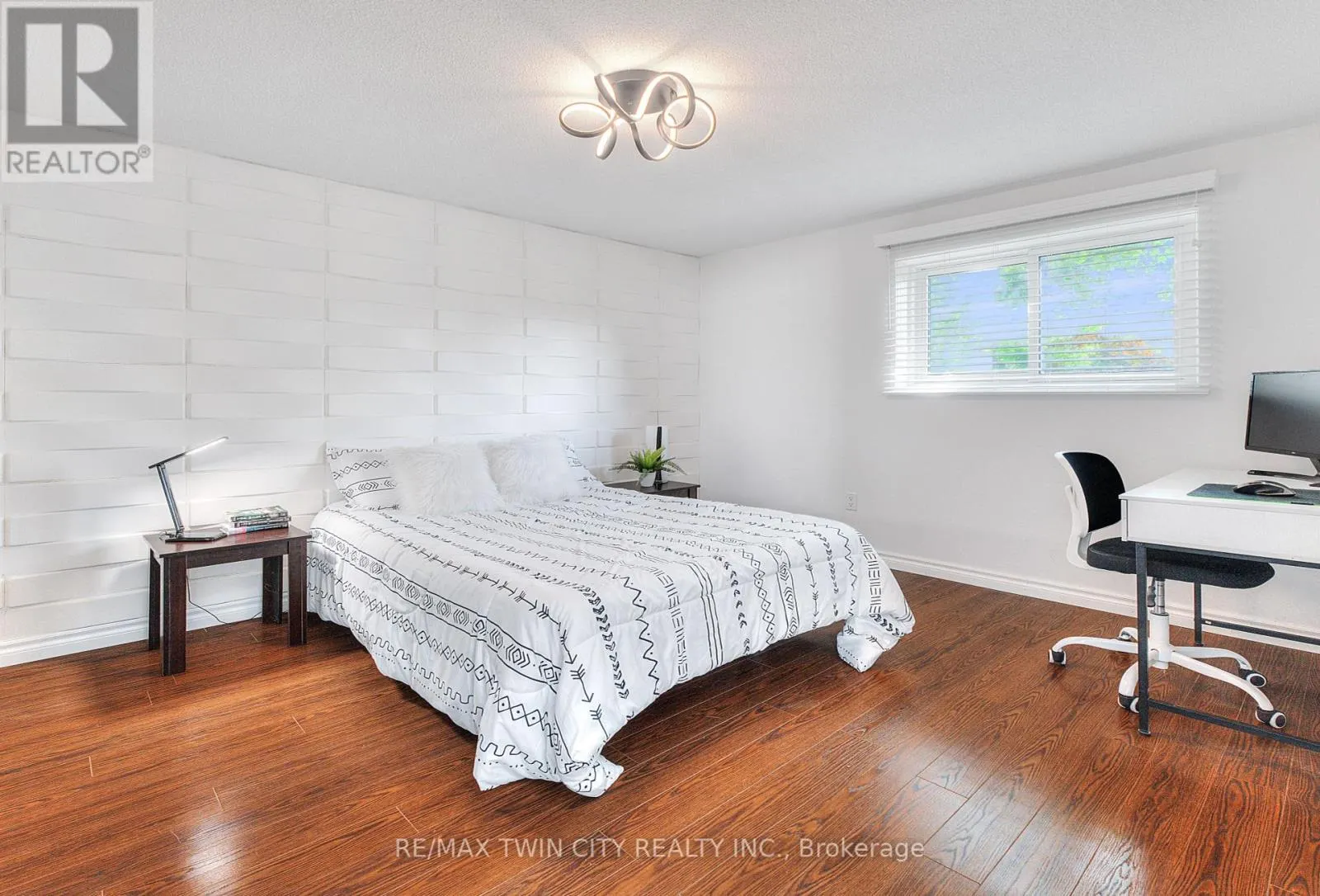27 WHEATFIELD CRESCENT