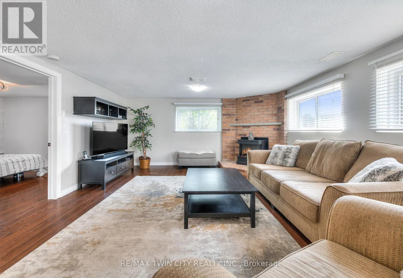 27 WHEATFIELD CRESCENT