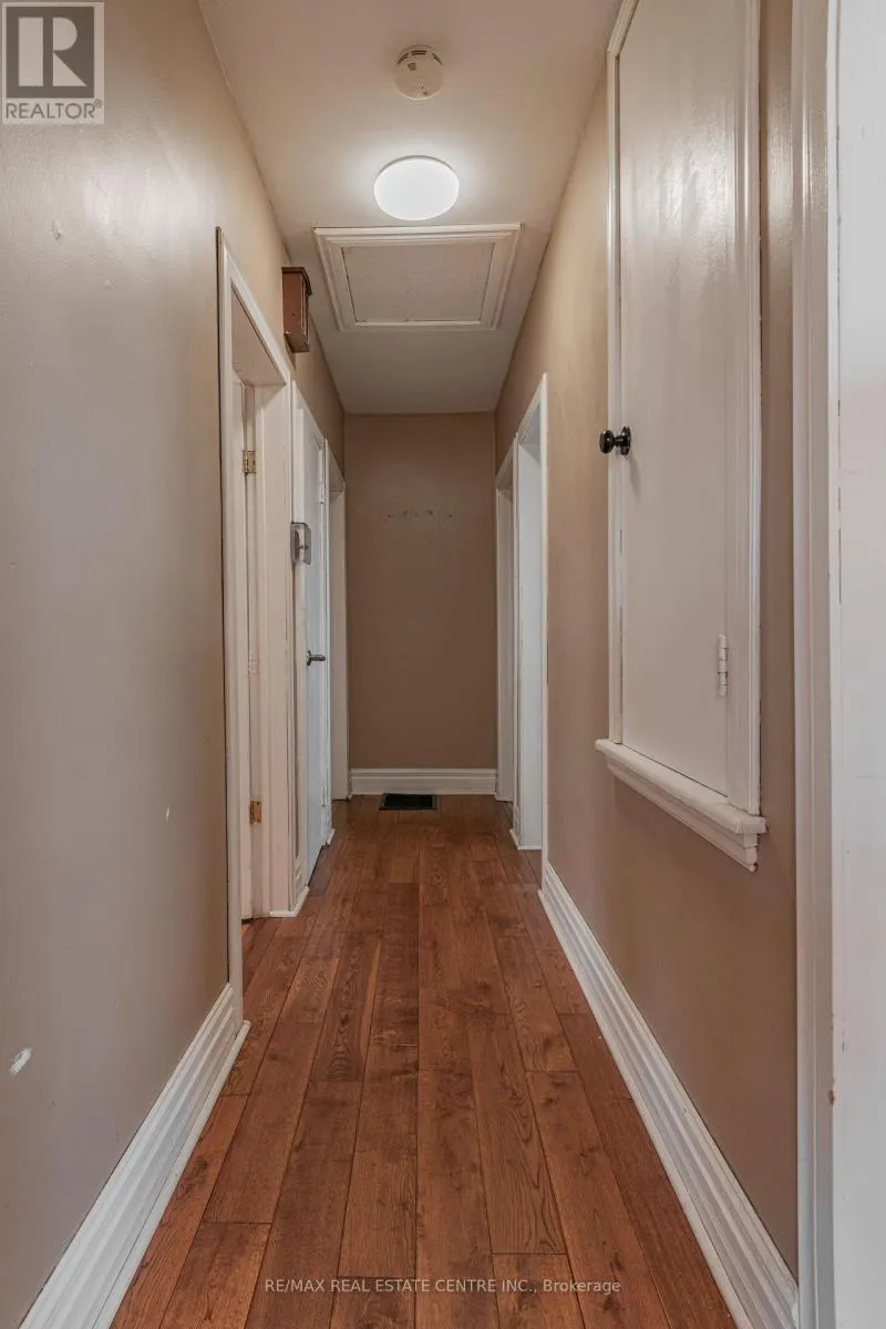 MAIN/UPPER - 280 LONDON STREET